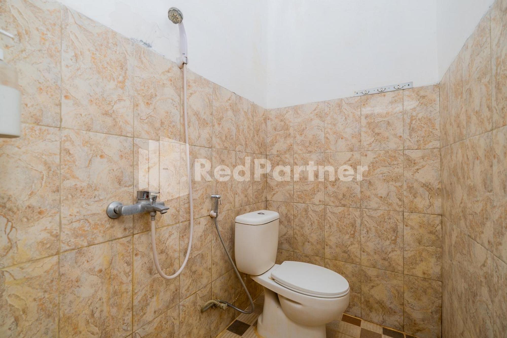 Omah Kalimosodo Mitra Reddoorz Near Stasiun Malang Kota Baru Hotel Exterior foto