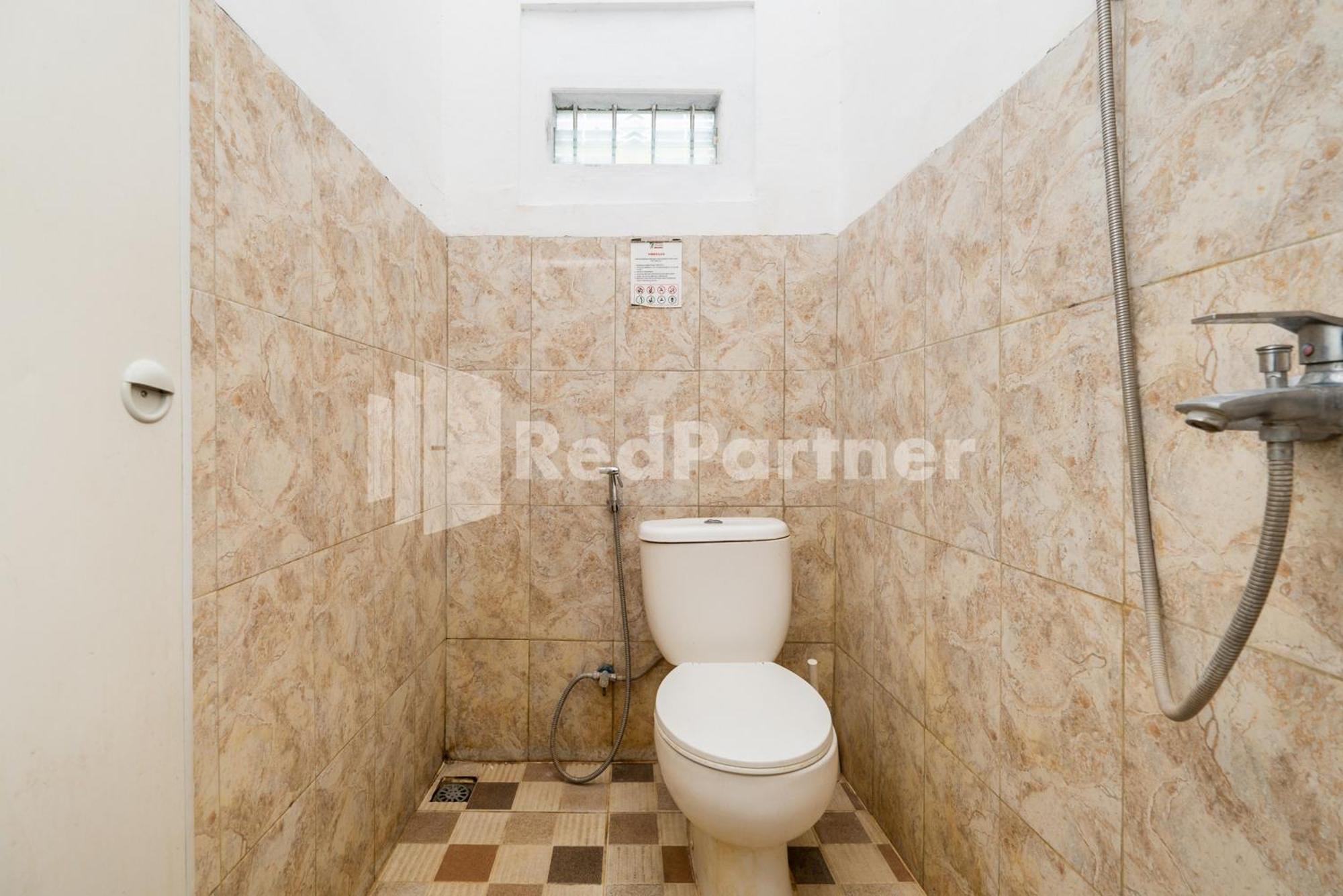 Omah Kalimosodo Mitra Reddoorz Near Stasiun Malang Kota Baru Hotel Exterior foto